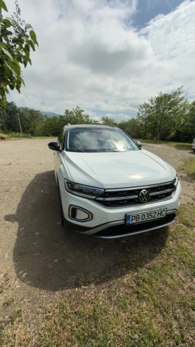 VW T-Roc undefined | Auto.bg — изображение 1 VW T-Roc undefined | Auto.bg — изображение 1