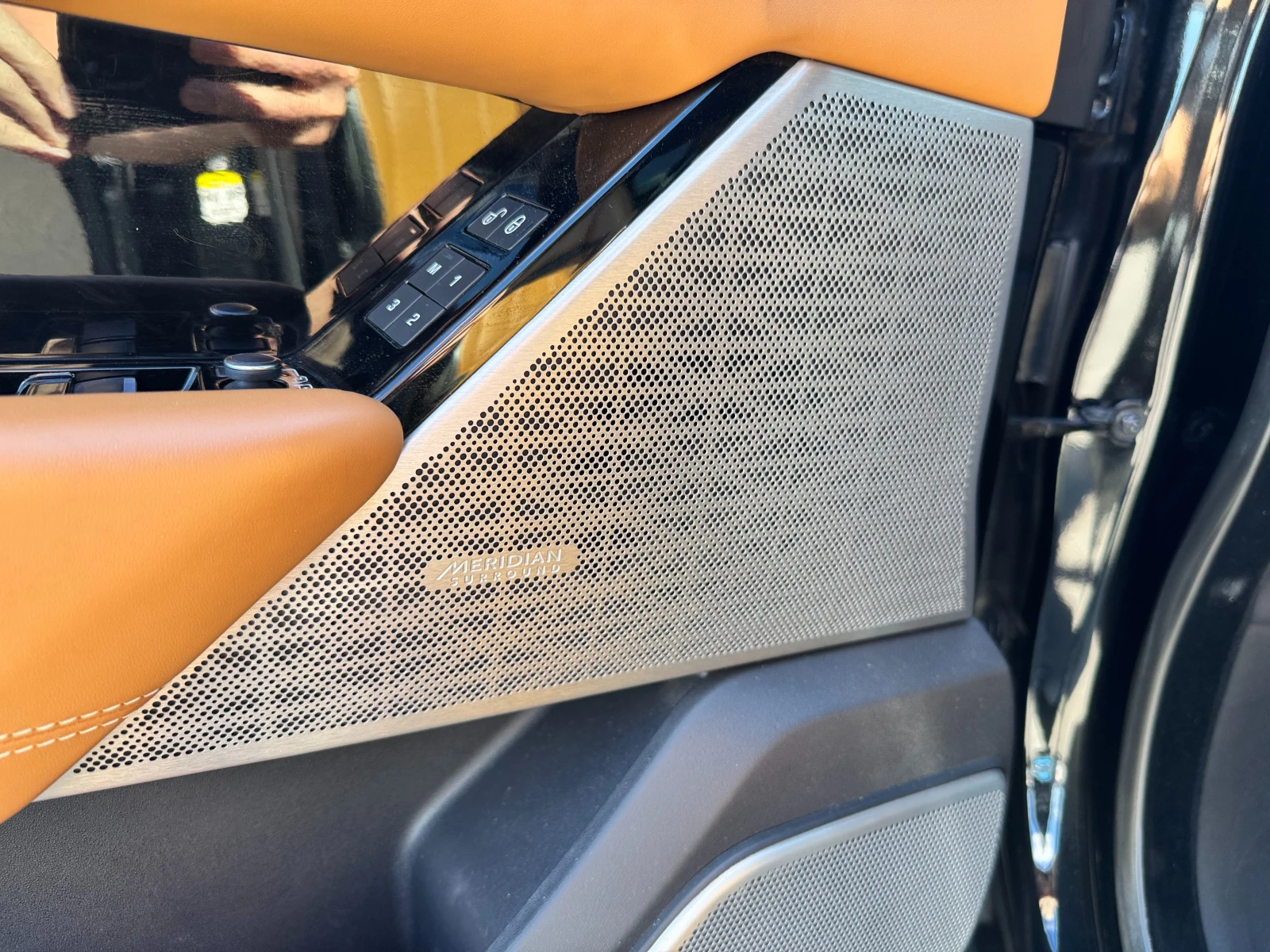 Land Rover Range Rover Velar  - изображение 8 | Auto.bg Land Rover Range Rover Velar  - изображение 8