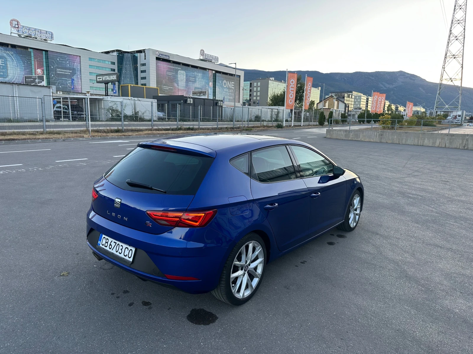 Seat Leon 2.0 TSI FR, 7DSG - изображение 4 | Auto.bg Seat Leon 2.0 TSI FR, 7DSG - изображение 4