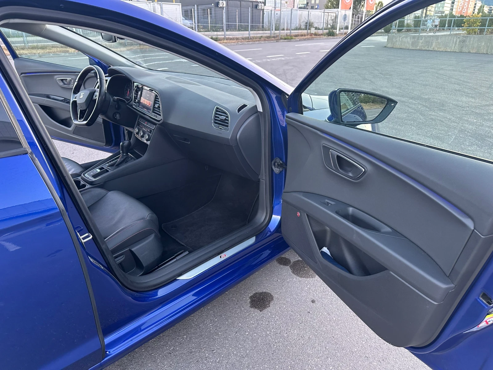 Seat Leon 2.0 TSI FR, 7DSG - изображение 9 | Auto.bg Seat Leon 2.0 TSI FR, 7DSG - изображение 9