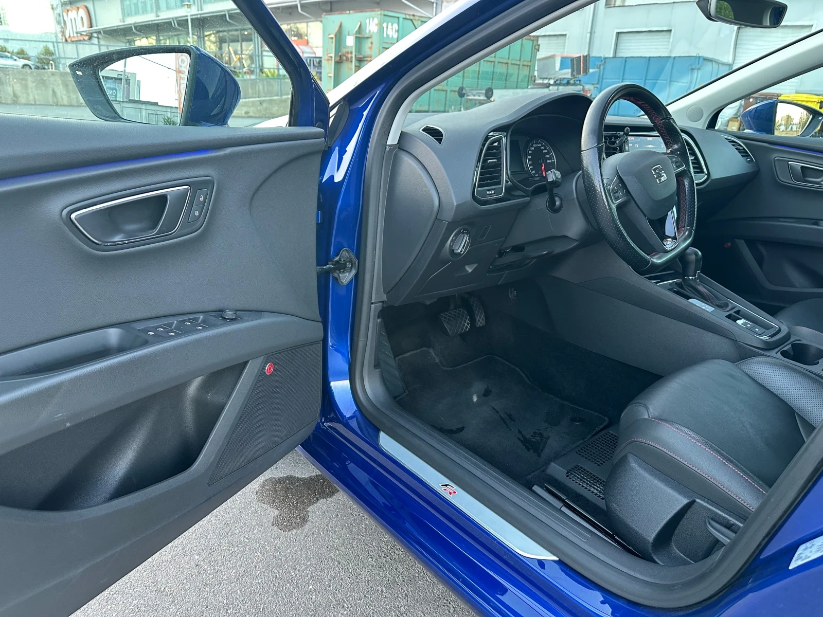 Seat Leon 2.0 TSI FR, 7DSG - изображение 8 | Auto.bg Seat Leon 2.0 TSI FR, 7DSG - изображение 8