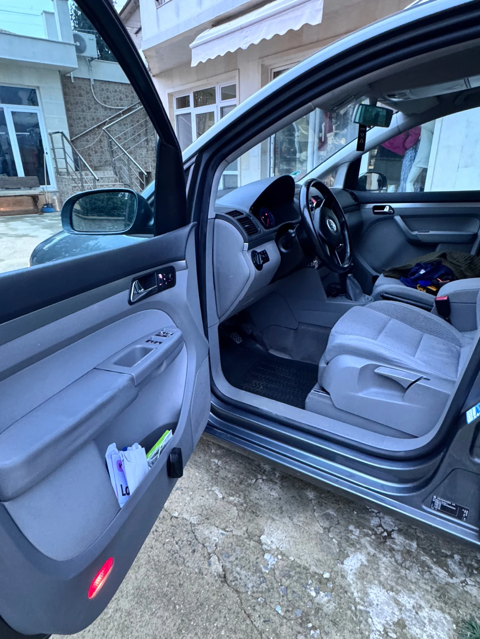 VW Touran 2003г.  1.9 дизел 101 кс - изображение 6 | Auto.bg VW Touran 2003г.  1.9 дизел 101 кс - изображение 6