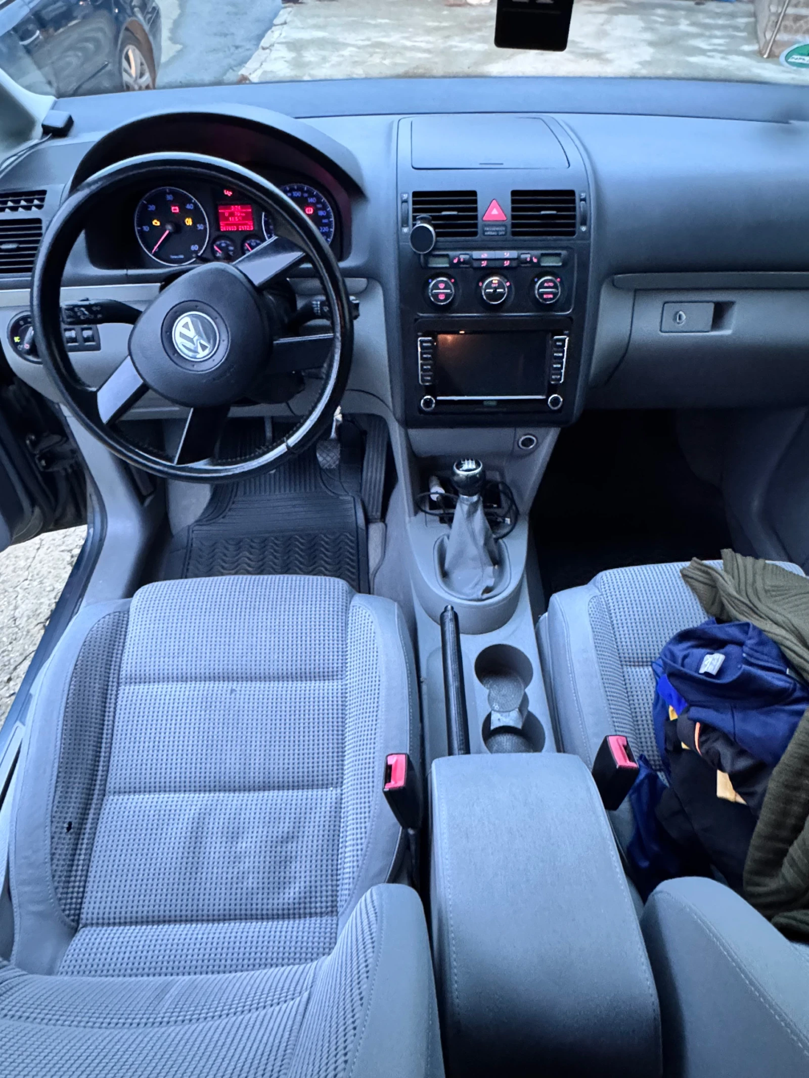 VW Touran 2003г.  1.9 дизел 101 кс - изображение 7 | Auto.bg VW Touran 2003г.  1.9 дизел 101 кс - изображение 7