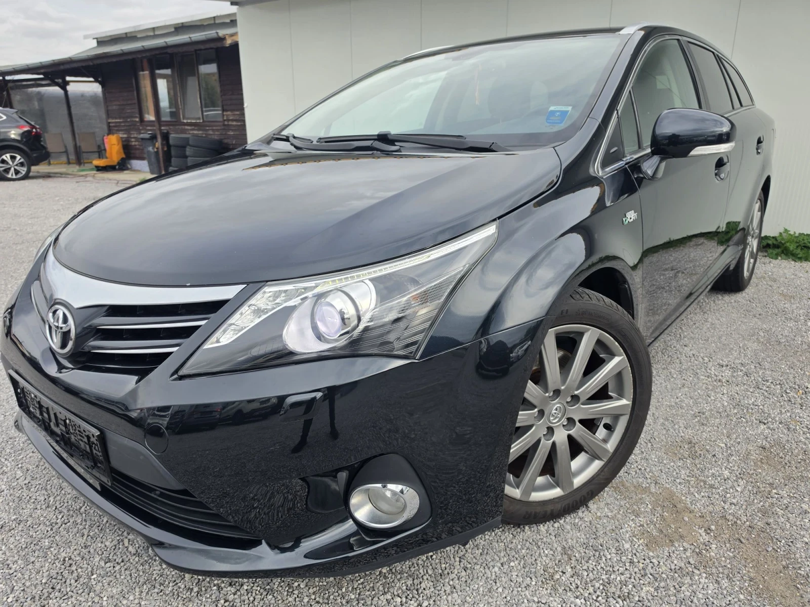 Toyota Avensis 2.2D Full Keyless Navi Xenon | Auto.bg — изображение 1 Toyota Avensis 2.2D Full Keyless Navi Xenon | Auto.bg — изображение 1