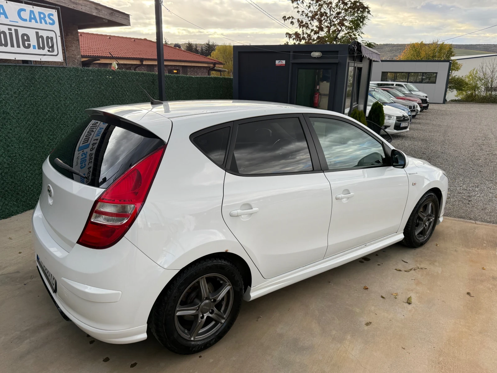 Hyundai I30 1.4h.p НАПЪЛНО ОБСЛУЖЕН - изображение 4 | Auto.bg Hyundai I30 1.4h.p НАПЪЛНО ОБСЛУЖЕН - изображение 4
