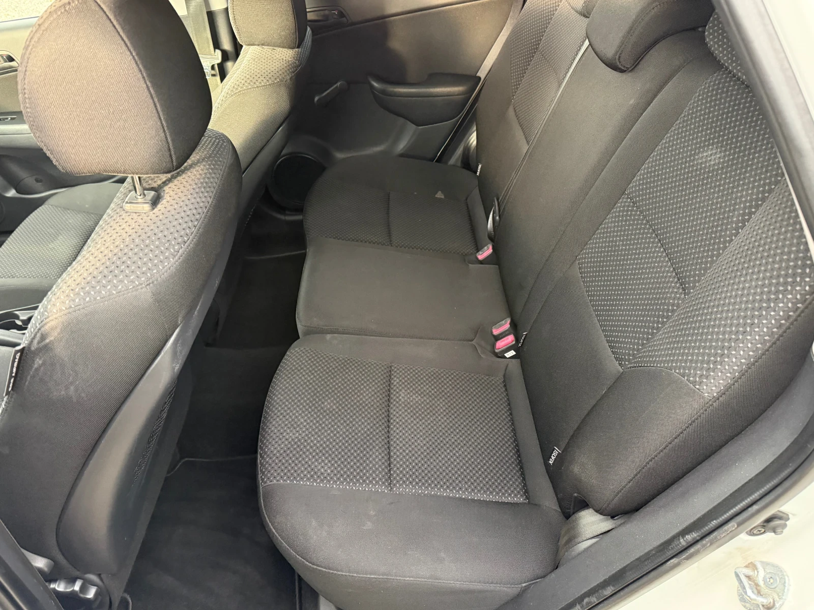 Hyundai I30 1.4h.p НАПЪЛНО ОБСЛУЖЕН - изображение 9 | Auto.bg Hyundai I30 1.4h.p НАПЪЛНО ОБСЛУЖЕН - изображение 9