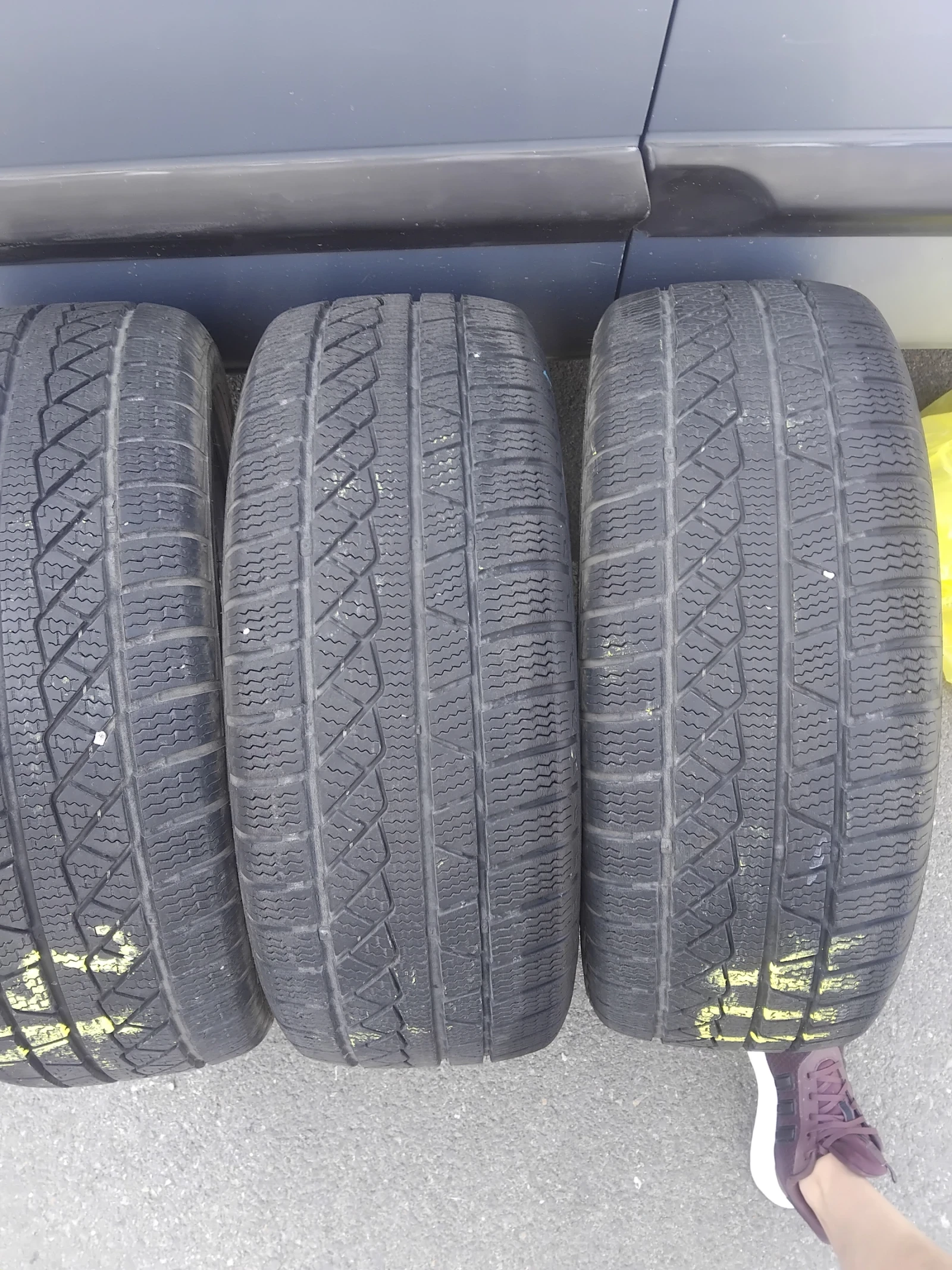 Nissan Qashqai 3броя гуми за джип 40 евро за всичк225/45R19 Зимни | Auto.bg — изображение 1 Nissan Qashqai 3броя гуми за джип 40 евро за всичк225/45R19 Зимни | Auto.bg — изображение 1