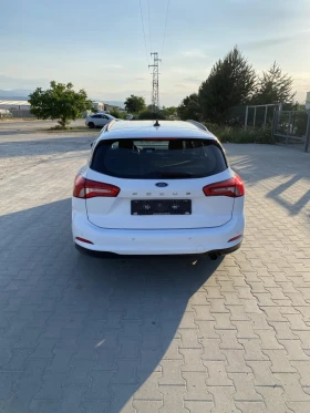 Ford Focus 1.0i - 9899 € / 19360.76 лв. - 14465148 4 | Car24.bg Ford Focus 1.0i - 9899 € / 19360.76 лв. - 14465148 4