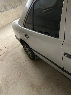 Mercedes-Benz 124 2.5D - 6000 лв. / 3067.75 € - 68744270 5 | Car24.bg Mercedes-Benz 124 2.5D - 6000 лв. / 3067.75 € - 68744270 5