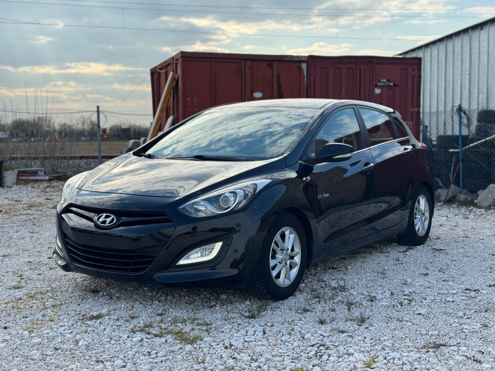 Hyundai I30 1.6 GDI Navi | Auto.bg — изображение 1 Hyundai I30 1.6 GDI Navi | Auto.bg — изображение 1