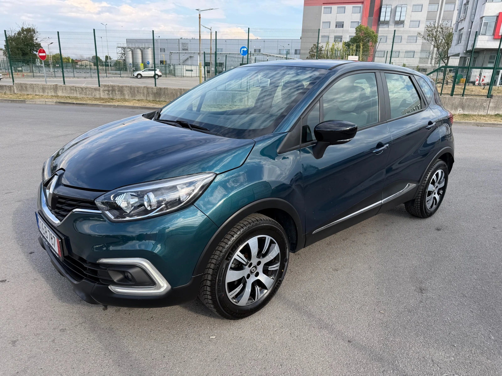 Renault Captur 0.9 TCE FACELIFT НАВИГАЦИЯ ПАРКТРОНИК ТОП | Auto.bg — изображение 1 Renault Captur 0.9 TCE FACELIFT НАВИГАЦИЯ ПАРКТРОНИК ТОП | Auto.bg — изображение 1