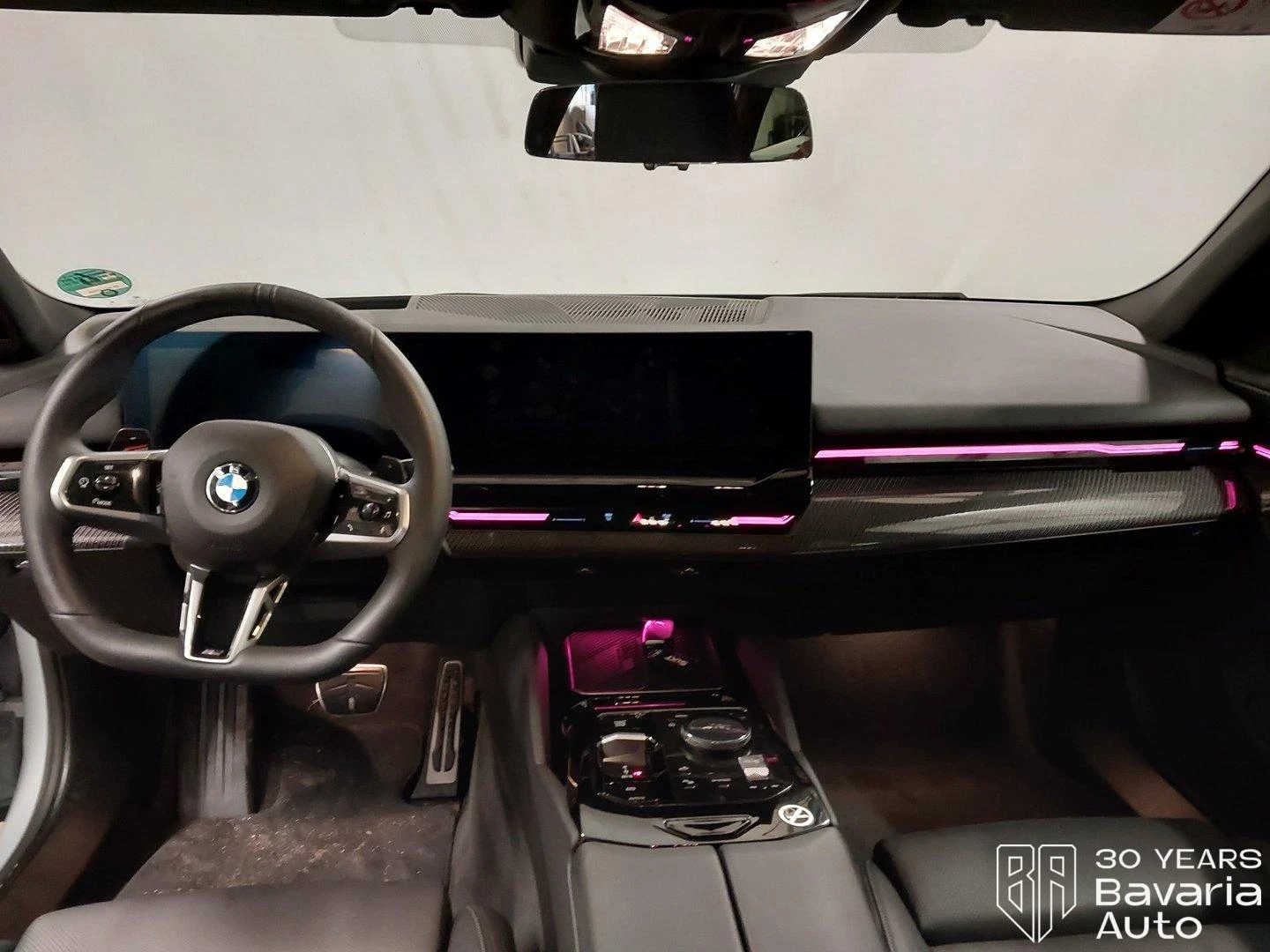 BMW 520 d xDrive Touring M Sport Paket Steptronic - изображение 6 | Auto.bg BMW 520 d xDrive Touring M Sport Paket Steptronic - изображение 6