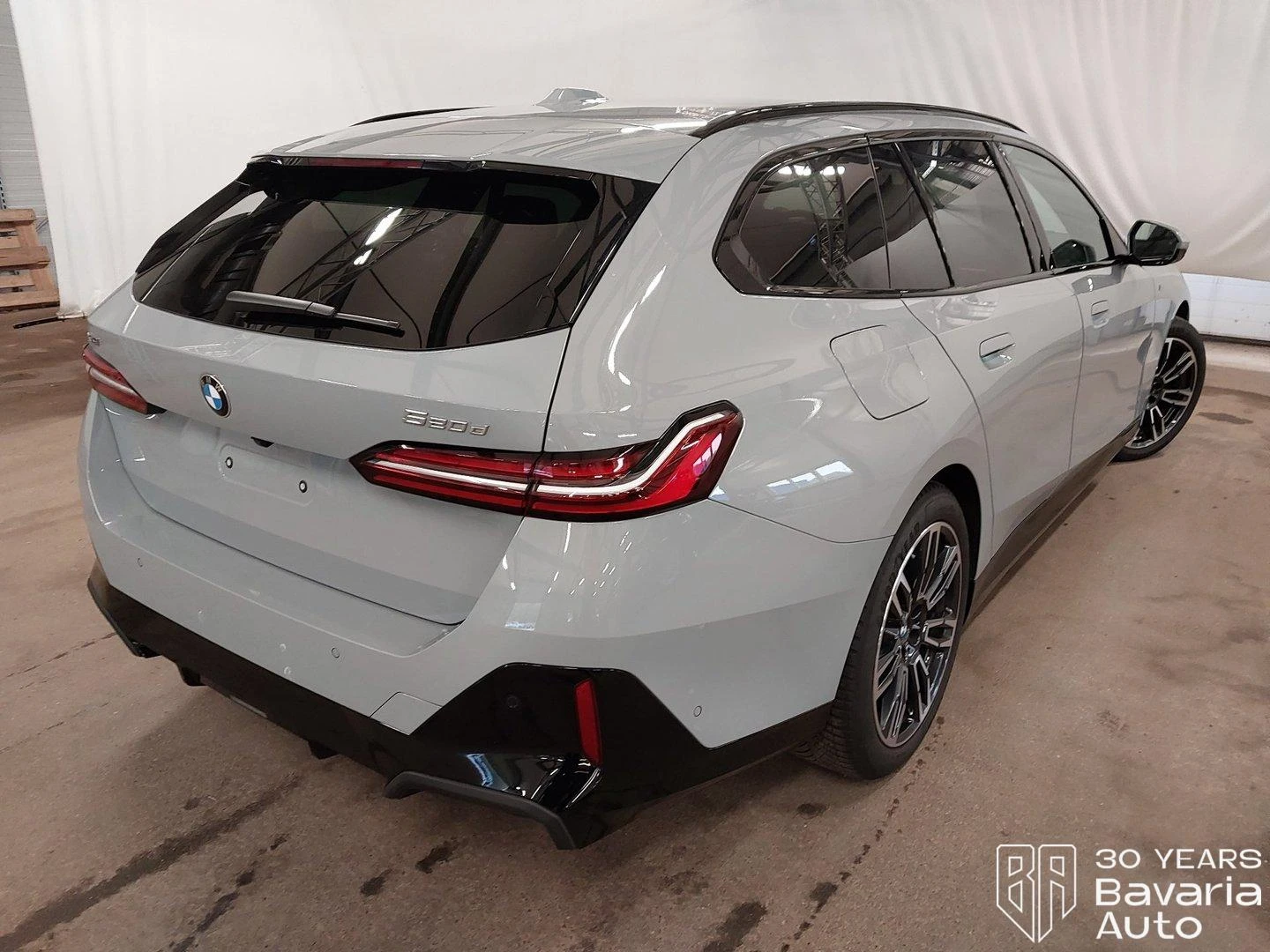 BMW 520 d xDrive Touring M Sport Paket Steptronic - изображение 3 | Auto.bg BMW 520 d xDrive Touring M Sport Paket Steptronic - изображение 3