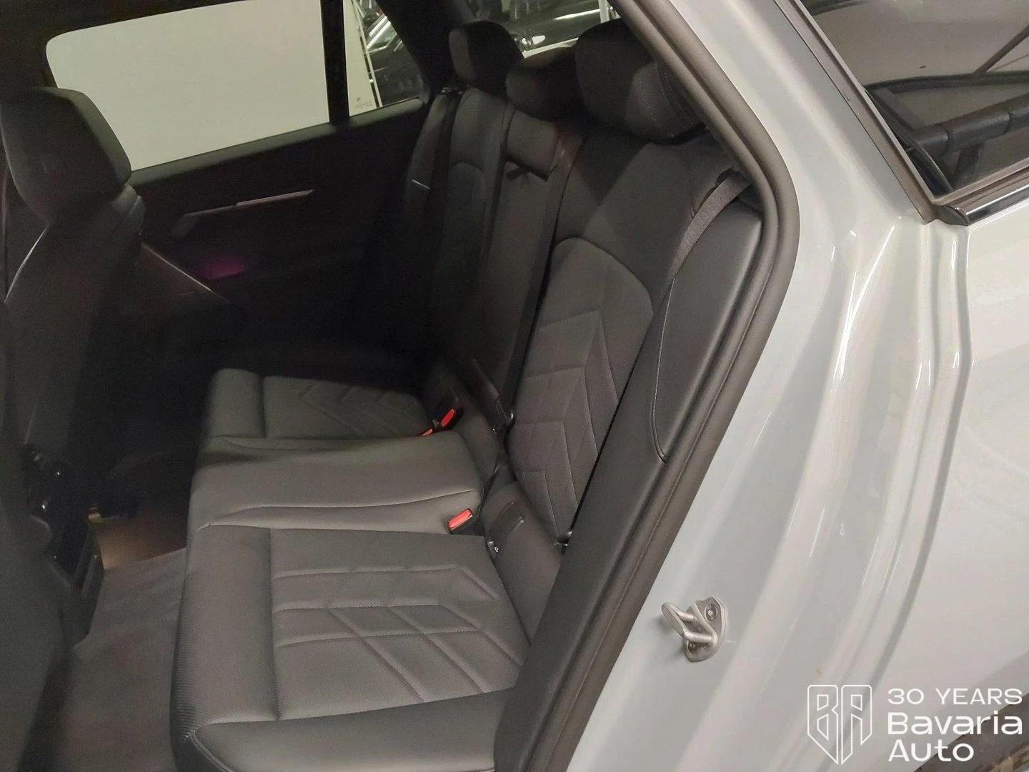 BMW 520 d xDrive Touring M Sport Paket Steptronic - изображение 8 | Auto.bg BMW 520 d xDrive Touring M Sport Paket Steptronic - изображение 8