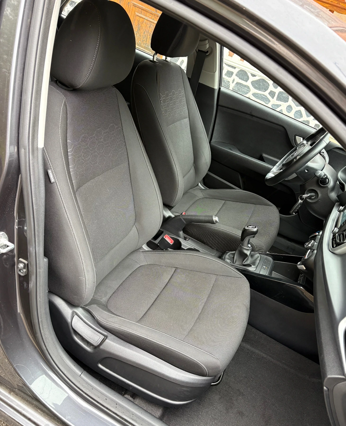 Kia Rio 1.4CRDI FACELIFT - изображение 9 | Auto.bg Kia Rio 1.4CRDI FACELIFT - изображение 9