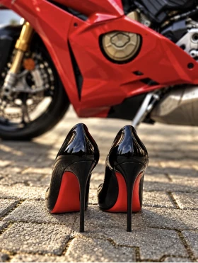 Ducati Panigale V4S | Auto.bg — изображение 6 Ducati Panigale V4S | Auto.bg — изображение 6