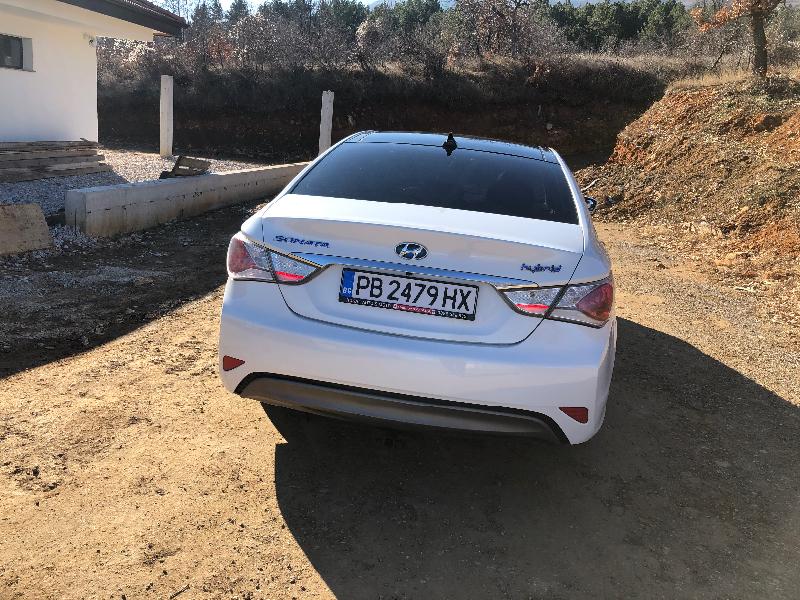 Hyundai Sonata 2.4 Hybrid - изображение 3