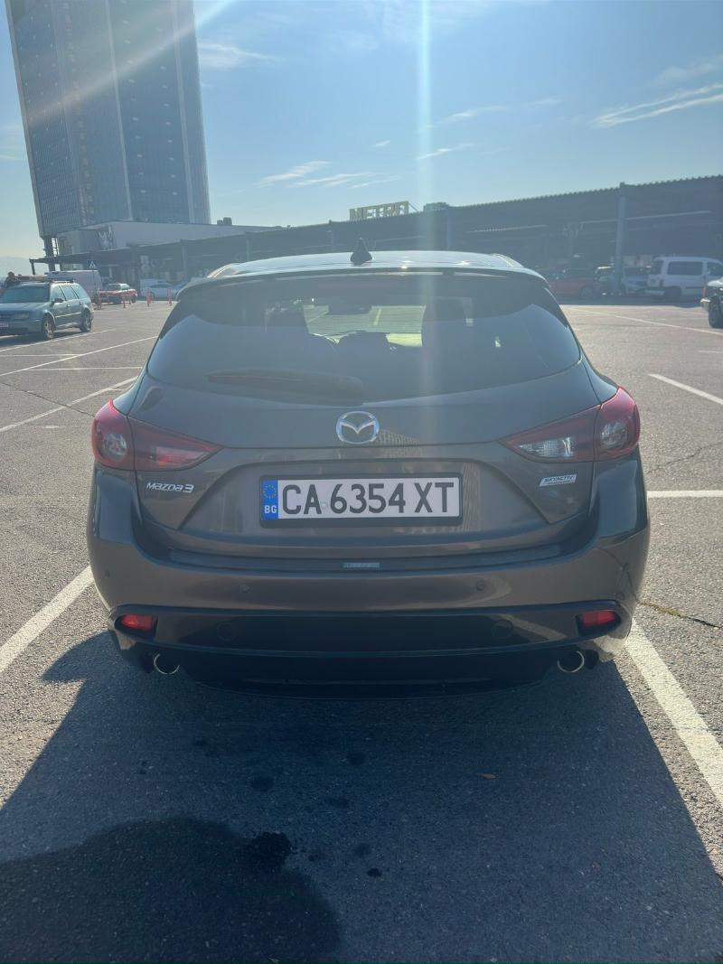 Mazda 3 2.2d - изображение 2