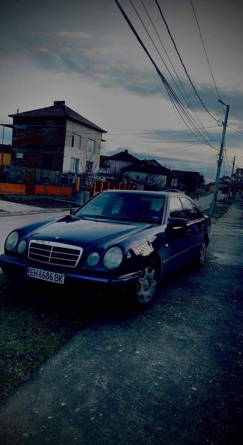 Mercedes-Benz 220  - изображение 6