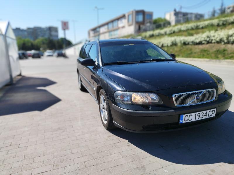 Volvo V70 2.4i - изображение 2