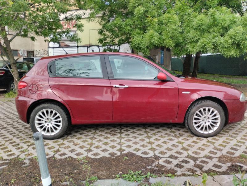 Alfa Romeo 147 1.9 JTD - изображение 7