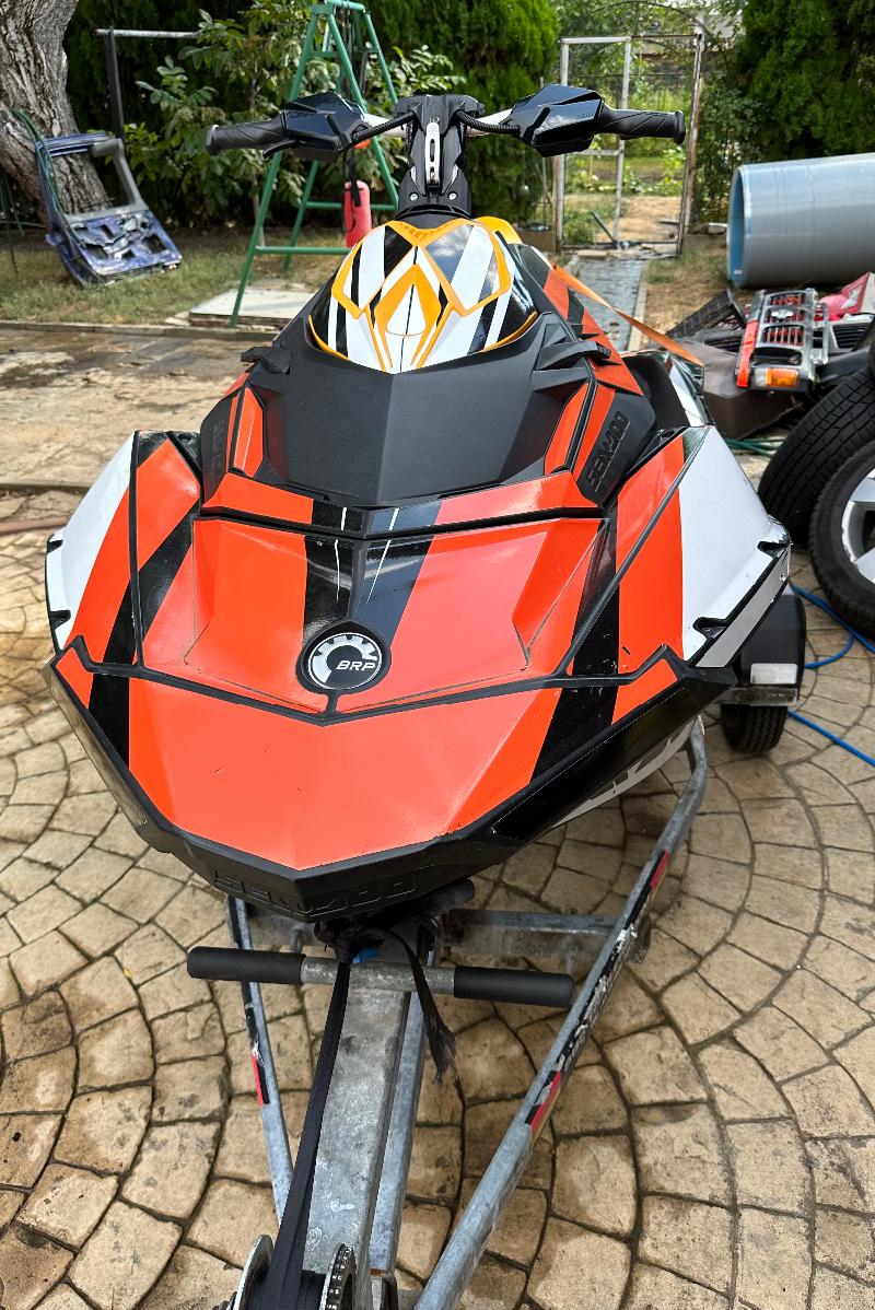 Джет Bombardier Sea Doo Spark - изображение 3