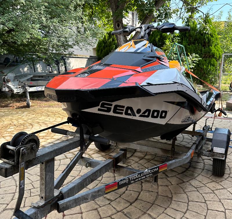 Джет Bombardier Sea Doo Spark - изображение 5