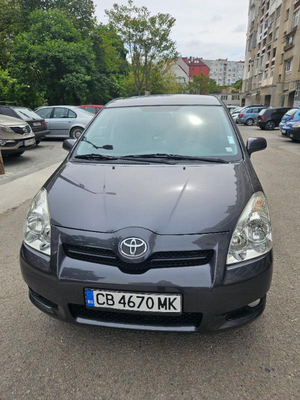 Toyota Corolla verso 2.2, 136 к.с. - изображение 2