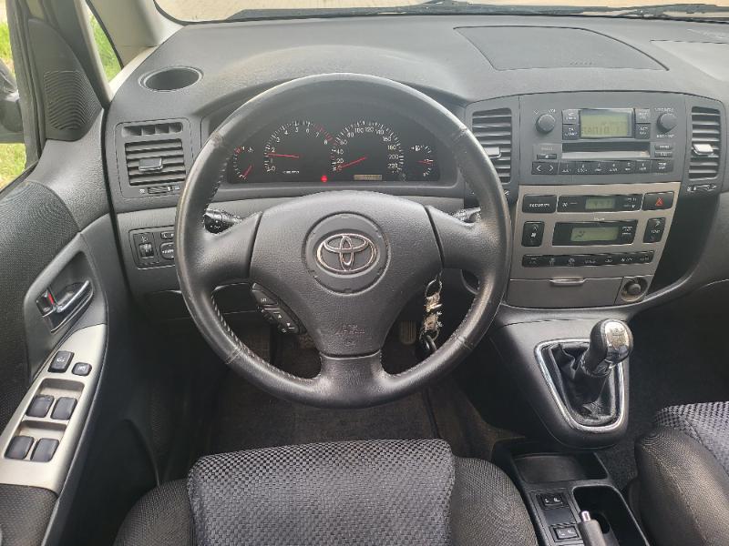 Toyota Corolla verso 1.6i - изображение 8