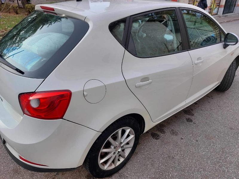 Seat Ibiza 1.6 TDI 90 k.s - изображение 4