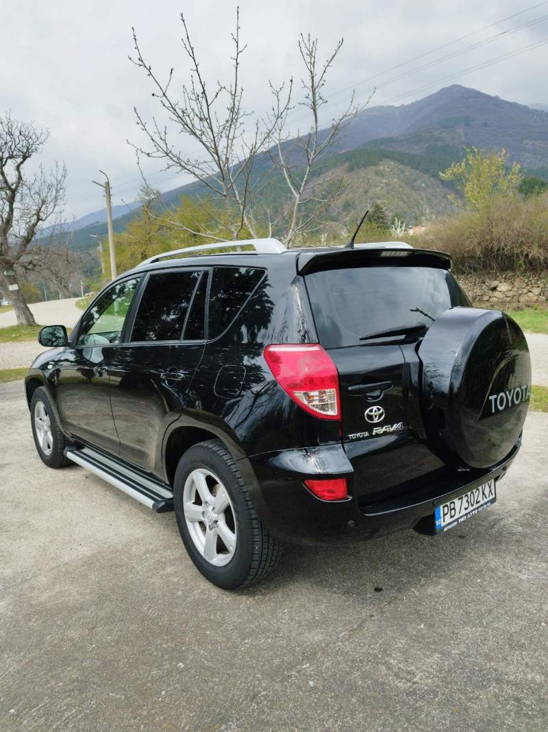 Toyota Rav4 2.2 136 - изображение 4