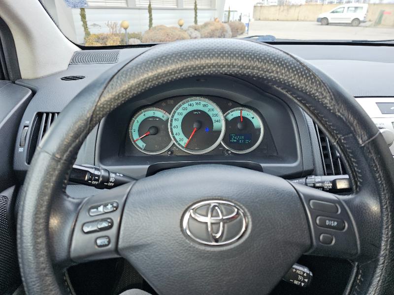 Toyota Corolla verso 2.2 D4D - изображение 5