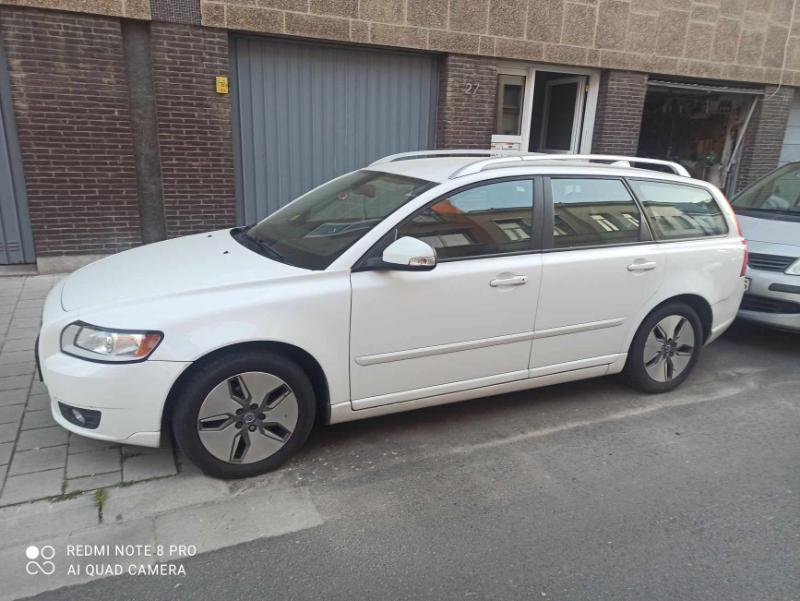 Volvo V50  - изображение 2