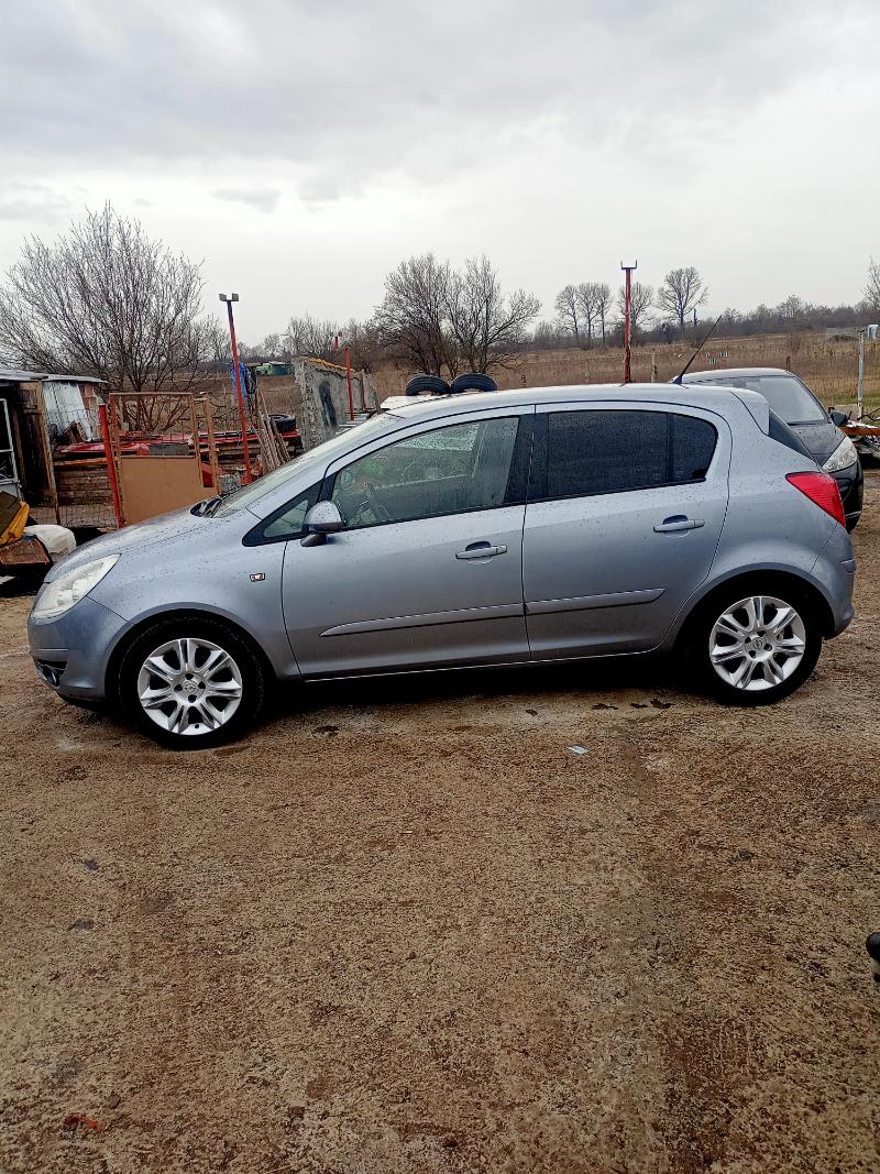 Opel Corsa 1.4  велобагажни - изображение 4