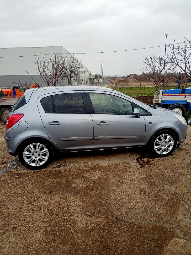 Opel Corsa 1.4  велобагажни - изображение 3