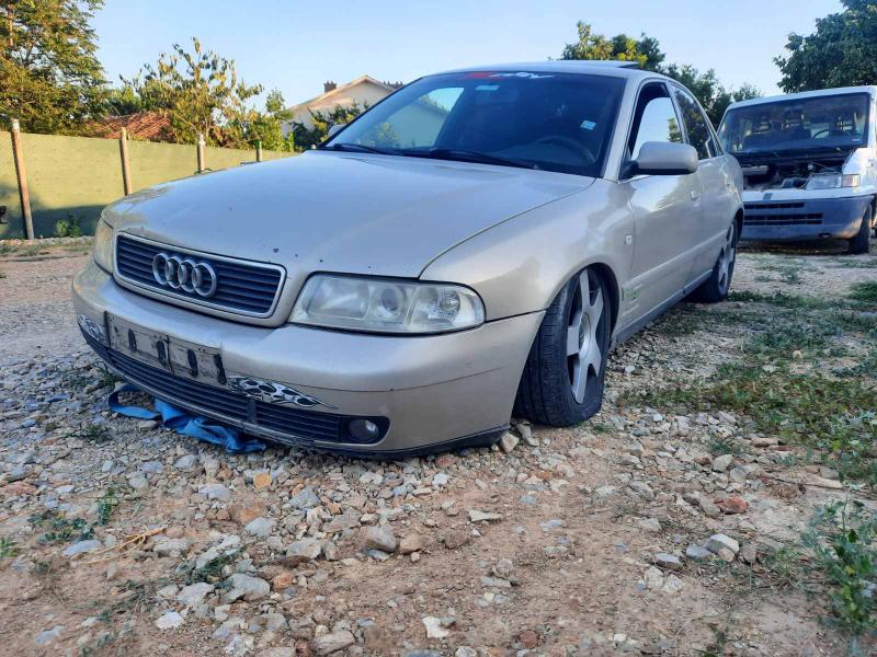 Audi A4 1.8i - изображение 2