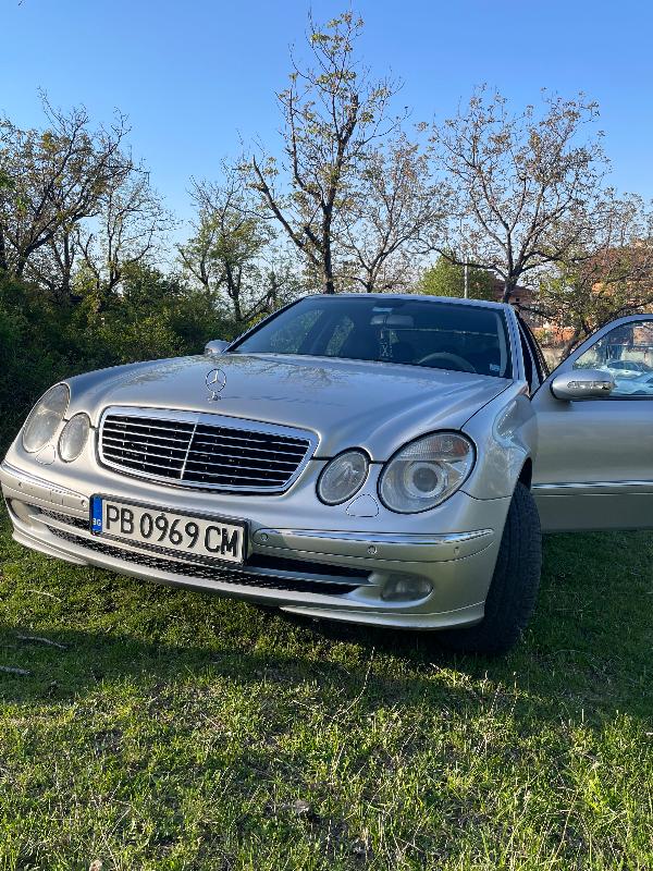 Mercedes-Benz E 270 2.7 Avangarde - изображение 10