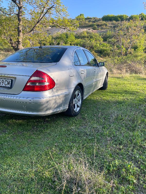 Mercedes-Benz E 270 2.7 Avangarde - изображение 3