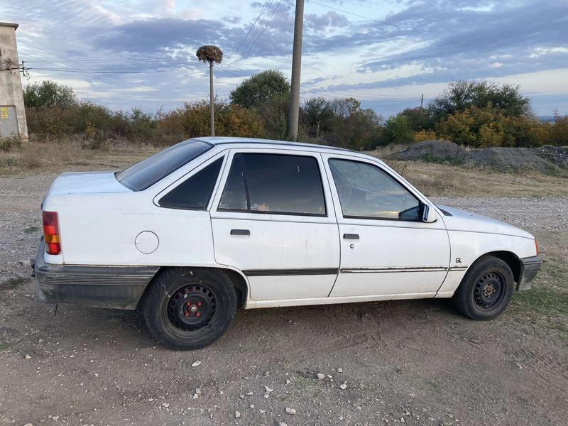 Opel Kadett 1.6D - изображение 4