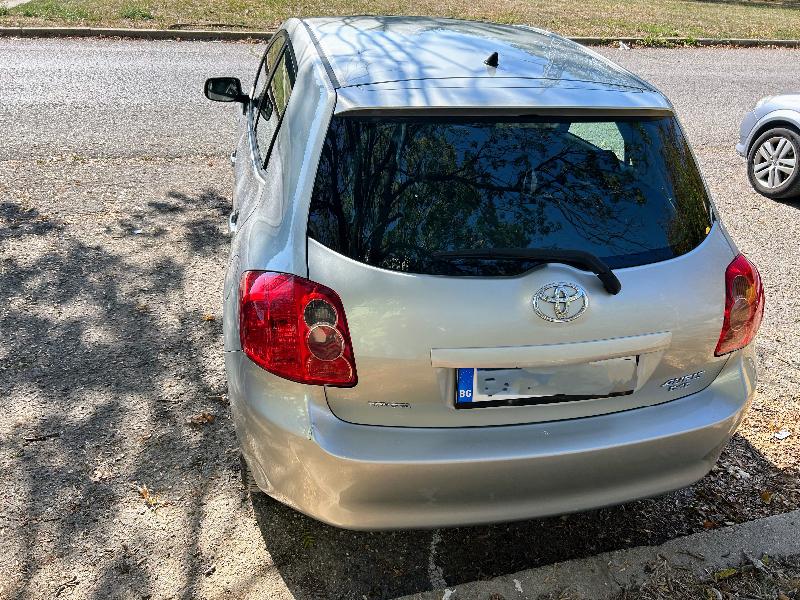 Toyota Auris 2,0 D4D - изображение 2