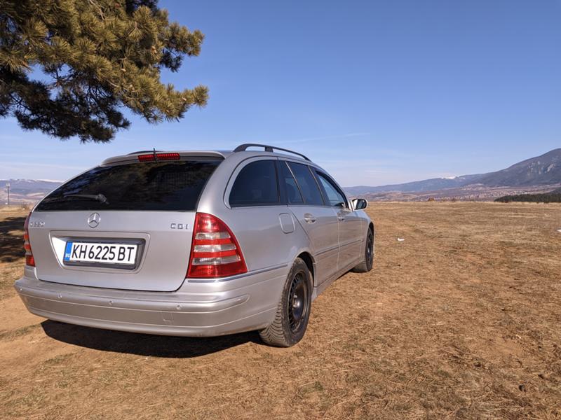 Mercedes-Benz C 220  - изображение 9