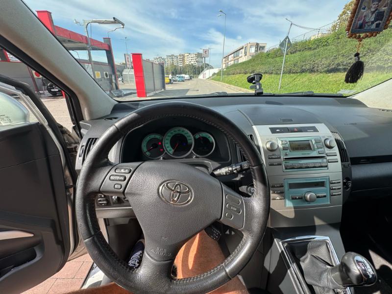 Toyota Corolla verso 2.2 136к.с D4D - изображение 9