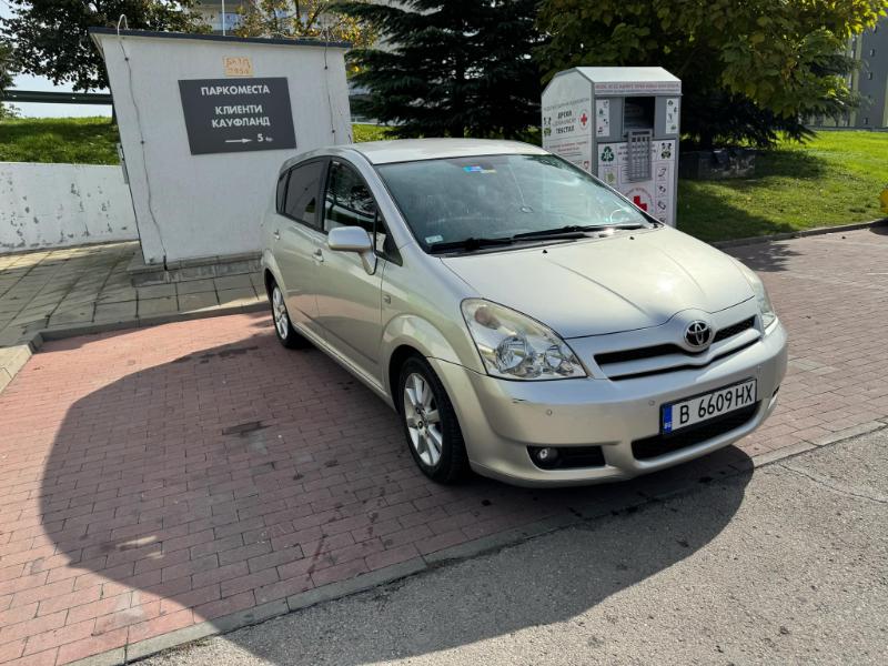 Toyota Corolla verso 2.2 136к.с D4D - изображение 3