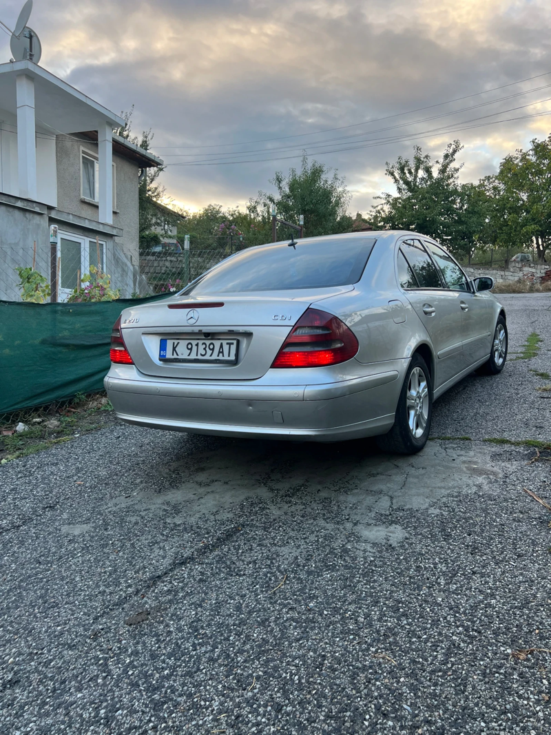 Mercedes-Benz E 270  - изображение 2