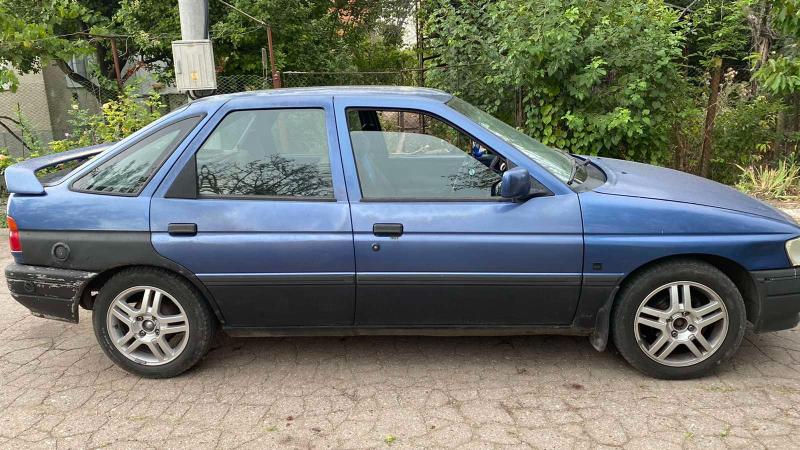 Ford Escort 1.8 16v  - изображение 5