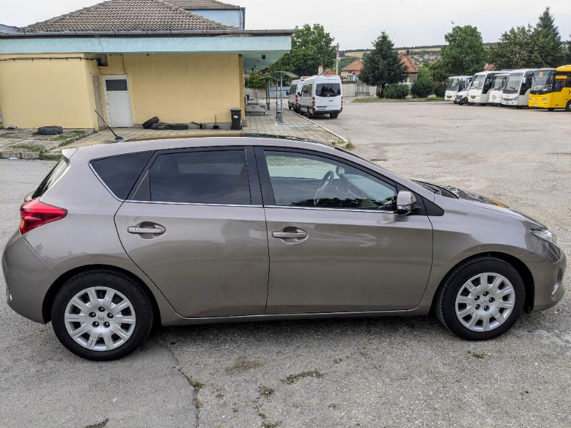 Toyota Auris 1329 - изображение 7