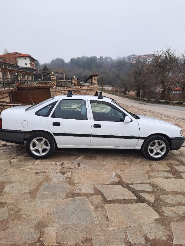 Opel Vectra 1.8 - изображение 6