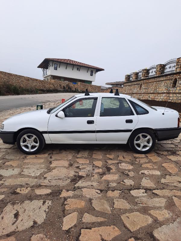 Opel Vectra 1.8 - изображение 7