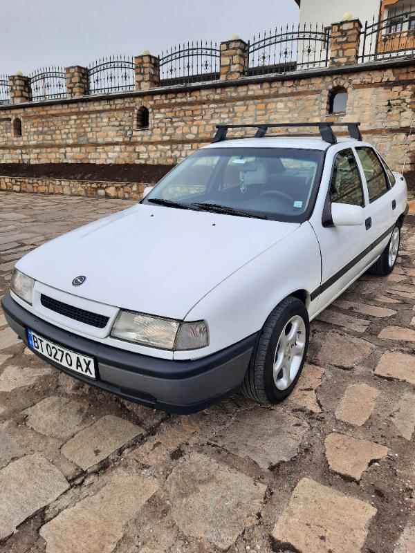 Opel Vectra 1.8 - изображение 2