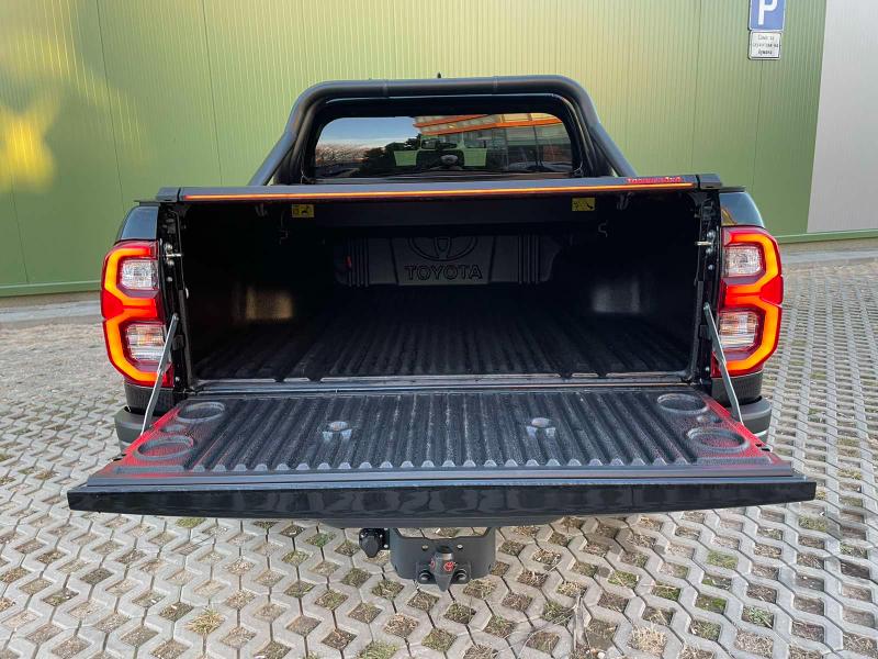 Toyota Hilux Invincible 2.8D - изображение 8